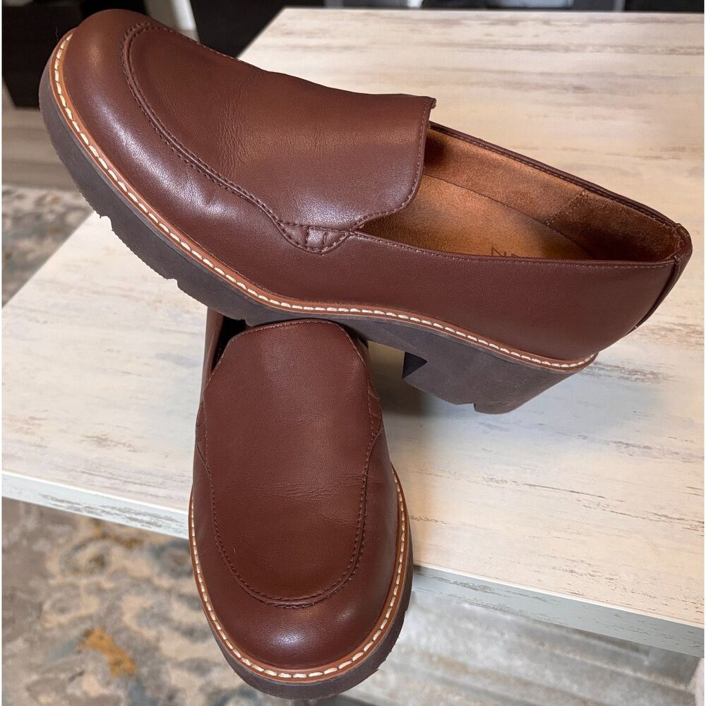 Naturalizer Leather Cabaret Brown Lug Sole Heeled Loafers Sz 7.5